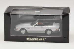 Aston Martin V8 Volante Prateado Minichamps 1:43 400137601 Metal - imagem 4 de 4