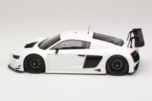 Audi R8 LMS Ultra Branco 2015 Minichamps 1:18 153151100 Metal - imagem 3 de 6