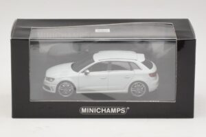Audi S3 8V Sportback Branco Minichamps 1:43 437013010 Metal - imagem 4 de 4
