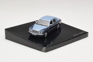 Bentley Arnage R Fountain Meteor Minichamps 1:43 BL385 Metal - imagem 2 de 4