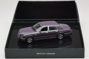 Bentley Arnage T Grey Violet Minichamps 1:43 BL384 Metal - imagem 4 de 4