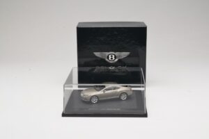Bentley Continental GT Light Bronze Metallic Minichamps 1:43 BL834 Metal - imagem 4 de 4
