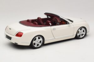 Bentley Continental GTC Branco Caixa De Substituição Minichamps 1:18 100139032-R1 Metal - imagem 3 de 8