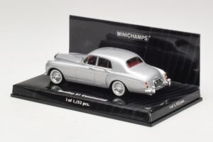 Bentley S1 Continental Prata Minichamps 1:43 436139552 Metal - imagem 3 de 4