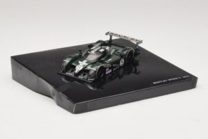 Bentley Speed 8 LMP900 #8 J. Herbert / D. Brabham / M. Blundell 24 Hours of Le Mans 2003 Minichamps 1:43 BL364 Metal - imagem 2 de 4