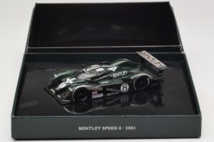 Bentley Speed 8 LMP900 #8 J. Herbert / D. Brabham / M. Blundell 24 Hours of Le Mans 2003 Minichamps 1:43 BL364 Metal - imagem 4 de 4