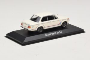 BMW 2002 Turbo Branco Maxichamps 1:43 940022201 Metal - imagem 2 de 4