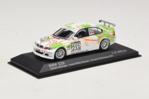 BMW 320i E46 #233 A. Priaulx / J. Muller Schubert Motorsport VLN Nurburgring 2005 Minichamps 1:43 400052433 Metal - imagem 2 de 4