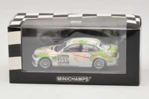 BMW 320i E46 #233 A. Priaulx / J. Muller Schubert Motorsport VLN Nurburgring 2005 Minichamps 1:43 400052433 Metal - imagem 4 de 4