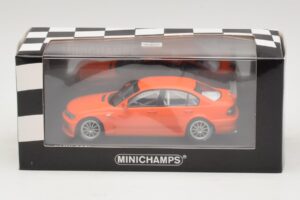 BMW 320i E46 Versão de Rua Laranja Minichamps 1:43 400052400 Metal - imagem 4 de 4