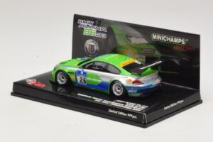 BMW Alpina B6 GT3 #26 24 Hours of Nürburgring 2009 Minichamps 1:43 437092626 Metal - imagem 3 de 5