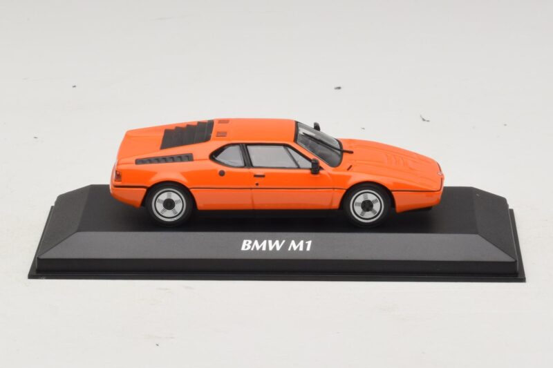 BMW M1 Laranja Maxichamps 1:43 BMW M1 Laranja Maxichamps 1:43 940025020 Metal