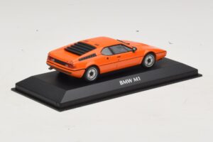 BMW M1 Laranja Maxichamps 1:43 940025020 Metal - imagem 2 de 4