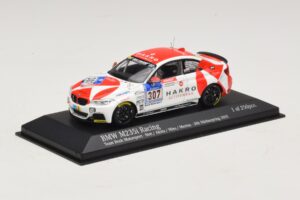 BMW M235i Bong Motorsport #307 Nett / Akata 24 Hours of Nurburgring 2015 Minichamps 1:43 437152507 Metal - imagem 2 de 4