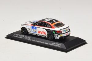 BMW M235i Team Mathol #315 24 Hours of Nurburgring 2014 Minichamps 1:43 437142415 Metal - imagem 3 de 4