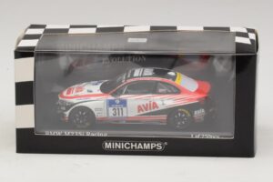 BMW M235i Team Mathol Racing #311 Scherfeld / Duve 24 Hours of Nurburgring 2015 Minichamps 1:43 437152511 Metal - imagem 4 de 4
