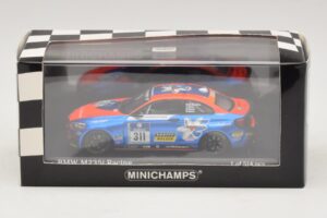 BMW M235i Team Medienkraftwerk #311 Di Martino / Olivo 24 Hours of Nurburgring 2014 Minichamps 1:43 437142411 Metal - imagem 4 de 4