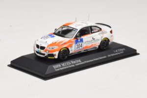 BMW M235i Team Rent2drive #304 Ackermann / Wishkirchen 24 Hours of Nurburgring 2015 Minichamps 1:43 437152504 Metal - imagem 2 de 4