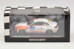 BMW M235i Team Rent2drive #304 Ackermann / Wishkirchen 24 Hours of Nurburgring 2015 Minichamps 1:43 437152504 Metal - imagem 4 de 4