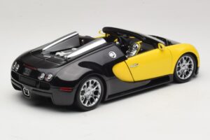 Bugatti Veyron Grand Sport Black Lemon Minichamps 1:18 100110831 Metal - imagem 3 de 8