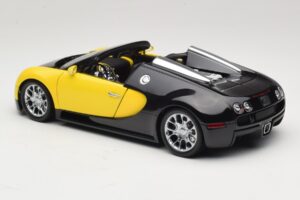Bugatti Veyron Grand Sport Black Lemon Minichamps 1:18 100110831 Metal - imagem 7 de 8