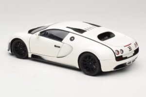 Bugatti Veyron Super Sport Branco Minichamps 1:18 100110844 Metal - imagem 7 de 8