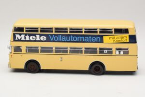 Bussing D2U Heckturen Miele Minichamps 1:43 439071086 Metal - imagem 3 de 6