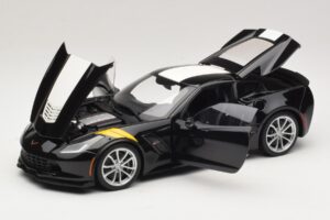 Chevrolet Corvette C7 Grand Sport Preto com Riscas Brancas AUTOart 1:18 71273 Compósito - imagem 2 de 8