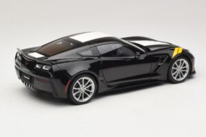 Chevrolet Corvette C7 Grand Sport Preto com Riscas Brancas AUTOart 1:18 71273 Compósito - imagem 3 de 8