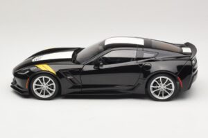 Chevrolet Corvette C7 Grand Sport Preto com Riscas Brancas AUTOart 1:18 71273 Compósito - imagem 4 de 8