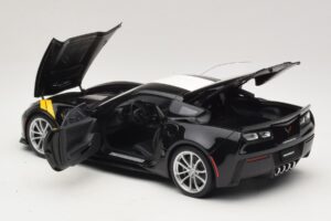 Chevrolet Corvette C7 Grand Sport Preto com Riscas Brancas AUTOart 1:18 71273 Compósito - imagem 5 de 8