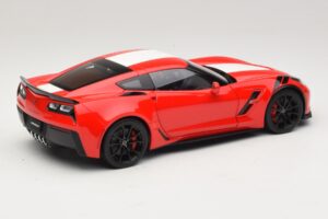 Chevrolet Corvette C7 Grand Sport Vermelho com Riscas Brancas AUTOart 1:18 71274 Compósito - imagem 3 de 8