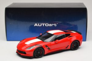 Chevrolet Corvette C7 Grand Sport Vermelho com Riscas Brancas AUTOart 1:18 71274 Compósito - imagem 8 de 8