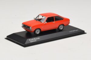 Ford Escort Mk2 Spanish Red Minichamps 1:43 400084100 Metal - imagem 2 de 4