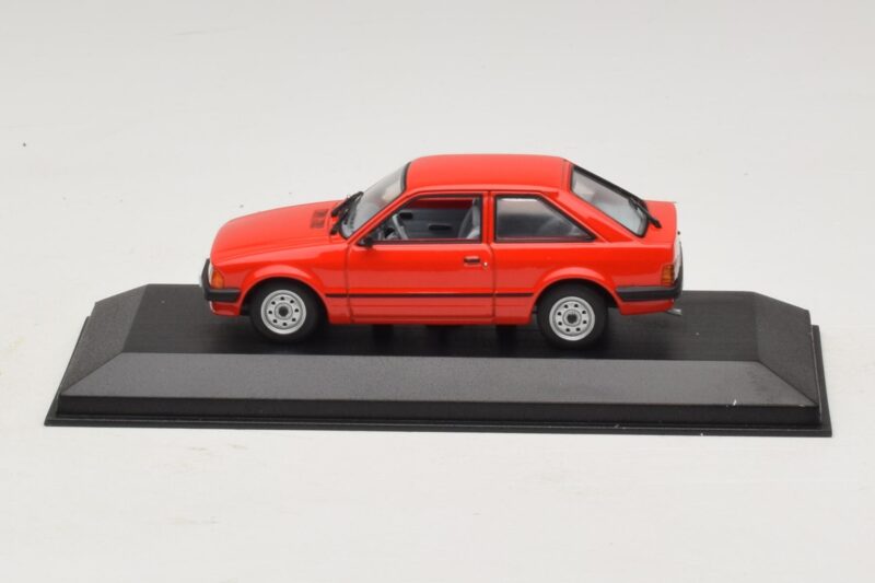 Ford Escort Mk3 3 Portas Vermelho Minichamps 1:43 400085000 Metal