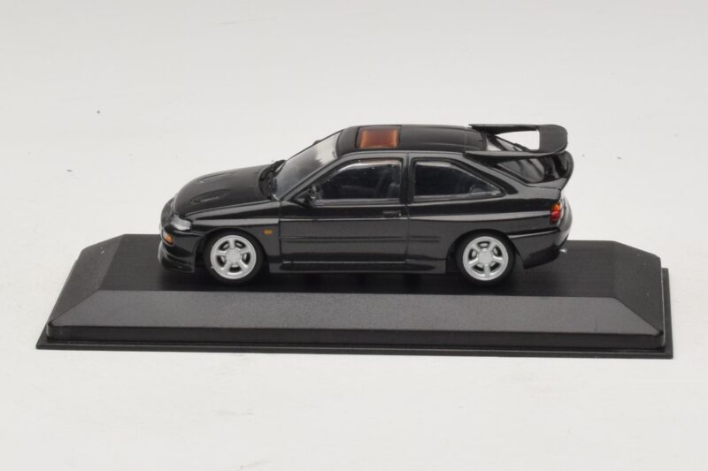 Ford Escort RS Cosworth Preto Metálico Minichamps 1:43 Ford Escort RS Cosworth Preto Metálico Minichamps 1:43 430082106 Metal