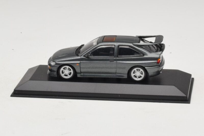 Ford Escort RS Cosworth Verde Escuro Metálico Minichamps 1:43 Ford Escort RS Cosworth Verde Escuro Metálico Minichamps 1:43 430086300 Metal