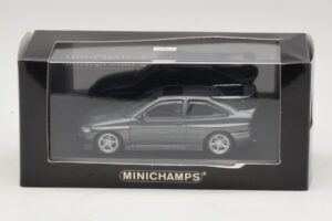 Ford Escort RS Cosworth Verde Escuro Metálico Minichamps 1:43 430086300 Metal - imagem 4 de 4