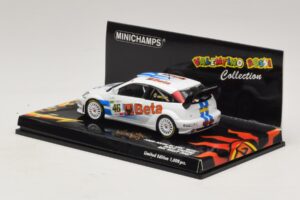 Ford Focus RS WRC #46 V. Rossi / C. Cassina RAC Rally 2007 Caixa Danificada Minichamps 1:43 400078446-O1 Metal - imagem 3 de 5