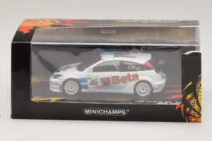 Ford Focus RS WRC #46 V. Rossi / C. Cassina RAC Rally 2007 Caixa Danificada Minichamps 1:43 400078446-O1 Metal - imagem 5 de 5