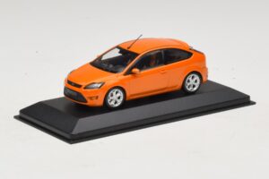 Ford Focus ST Mk2 Electric Orange Caixa de Substituição Minichamps 1:43 400087302-R1 Metal - imagem 2 de 4