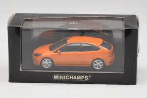 Ford Focus ST Mk2 Electric Orange Caixa de Substituição Minichamps 1:43 400087302-R1 Metal - imagem 4 de 4