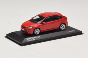 Ford Focus ST Mk2 Vermelho Minichamps 1:43 400087301 Metal - imagem 2 de 4