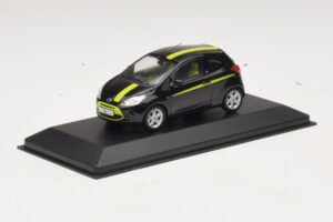 Ford Ka Mk2 Preto Amarelo Minichamps 1:43 400088200 Metal - imagem 3 de 5