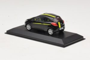 Ford Ka Mk2 Preto Amarelo Minichamps 1:43 400088200 Metal - imagem 4 de 5