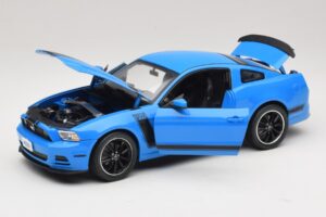 Ford Mustang Boss 302 S197 Azul Shelby Collectibles 1:18 25414S Metal - imagem 2 de 8