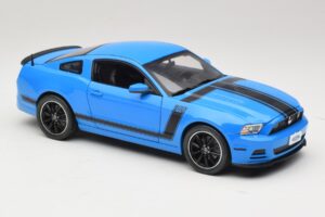 Ford Mustang Boss 302 S197 Azul Shelby Collectibles 1:18 25414S Metal - imagem 6 de 8