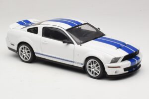 Ford Shelby Cobra GT500 Concept Branco com Risca Azul AUTOart 1:18 73052 Metal - imagem 6 de 8