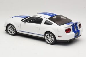 Ford Shelby Cobra GT500 Concept Branco com Risca Azul AUTOart 1:18 73052 Metal - imagem 7 de 8