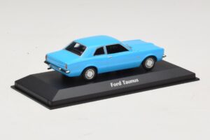 Ford Taunus TC Coupé Azul Claro Maxichamps 1:43 940081301 Metal - imagem 2 de 4